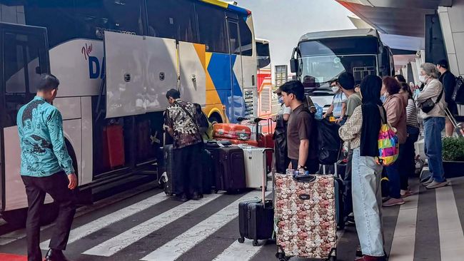 Bus Gratis di Bandara Soetta Imbas Erupsi Anak Krakatau, Layani 4 Kota