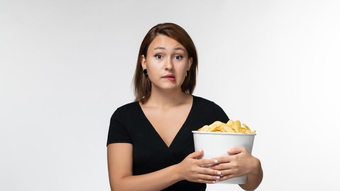 8 Makanan yang Sebaiknya Dibatasi untuk Menjaga Kesehatan Paru-Paru