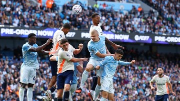 Berita Olahraga Terkini CNN Sport : FOTO: Manchester City Susah Payah Pertahankan Rekor 100 Persen Menang