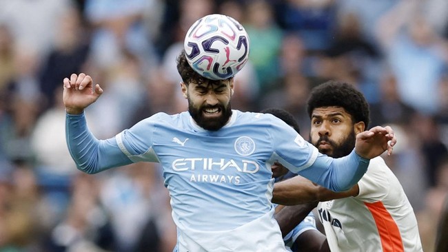 Soccer Football - Premier League - Manchester City v Coventry City - Etihad Stadium, Manchester, Britain - September 5, 2026 Manchester City's Josko Gvardiol in action with Coventry City's Ellis Simms Action Images via Reuters/Jason Cairnduff