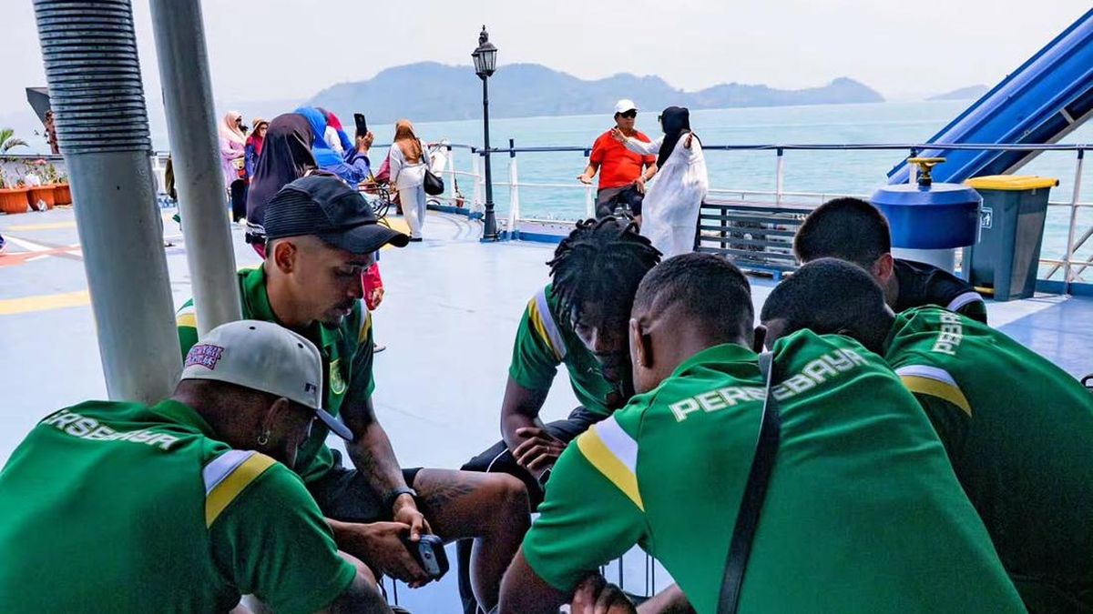 Persebaya Pulang dari Lampung Naik Kapal Imbas Erupsi Anak Krakatau