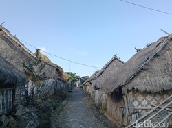 Rumah Adat Limbungan, Kampung Sasak Tersembunyi di Kaki Rinjani