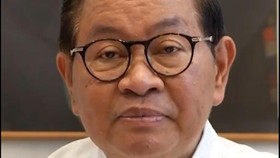 Gubernur DKI Jakarta Pramono Anung mengeluarkan imbauan untuk tetap tenang dan waspada menghadapi abu vulkanik imbas erupsi Gunung Anak Krakatau pada Minggu (6/9).