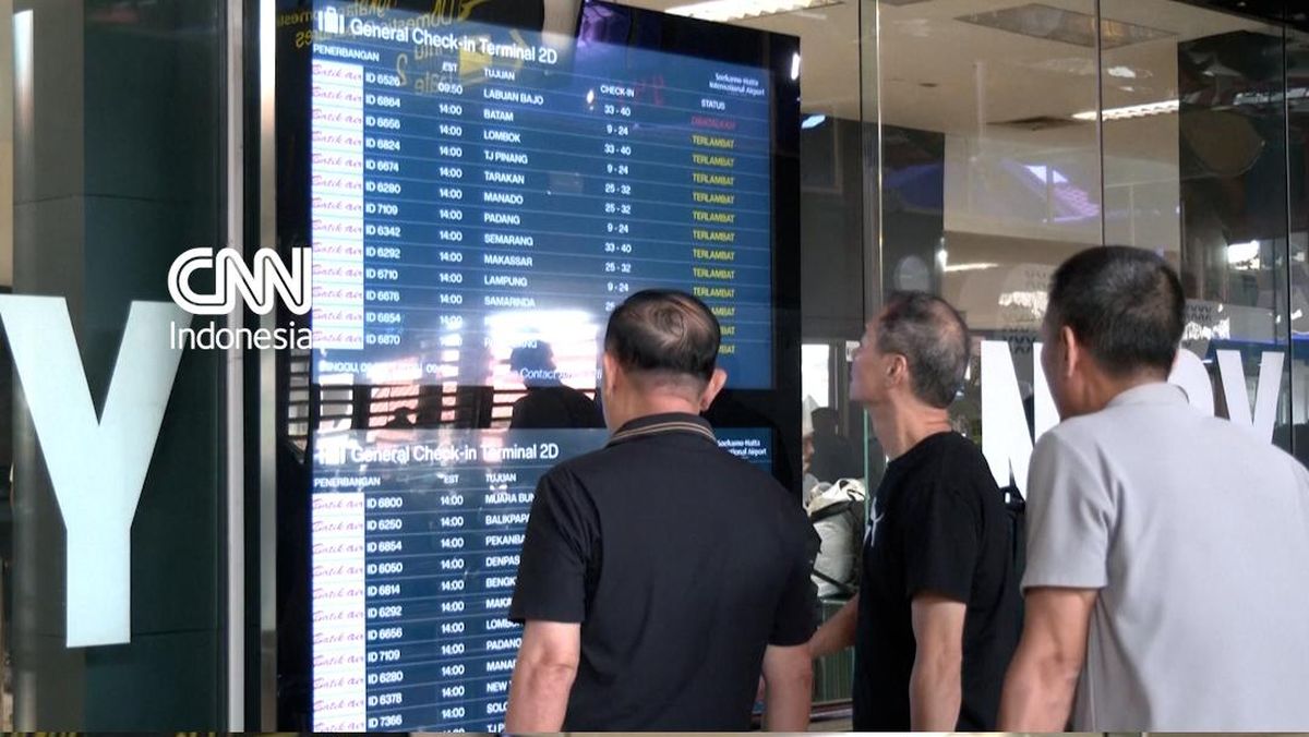 Penumpukan Penumpang di Bandara Soetta Imbas Abu Vulkanik
