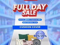 Sarung Bantal Sofa Diobral di Transmart Full Day Sale