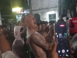 Viral WN Australia Ngamuk-Setop Kendaraan di Jalanan Kuta