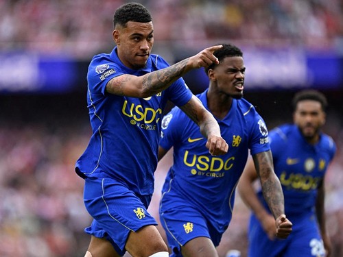 Soccer Football - Premier League - Arsenal v Chelsea - Emirates Stadium, London, Britain - September 6, 2026 Chelsea's Morgan Rogers celebrates scoring their first goal REUTERS/Tony O Brien