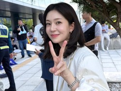 Baek Jin Hee Tulis Surat Buat Fans Jelang Pernikahan