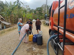 Pemkab Jember Salurkan 607 Ribu Liter Air Bersih Atasi Kekeringan