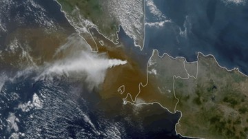 FOTO: Penampakan Citra Satelit-Drone saat Gunung Anak Krakatau Erupsi