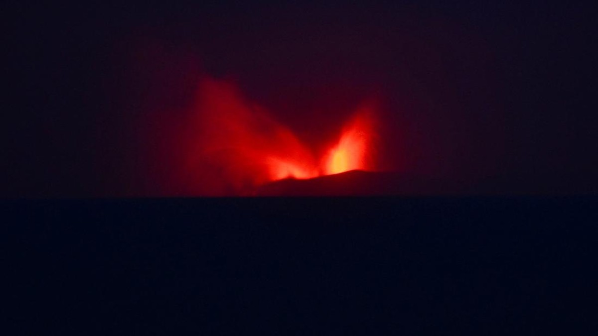 Cek! Ini Daftar Emiten yang Terdampak Erupsi Gunung Anak Krakatau