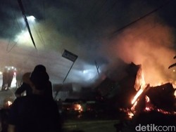2 Bangunan Bengkel-Warung di Sumenep Ludes Terbakar dalam Hitungan Menit