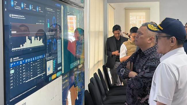 Menhub gelar rapat terbatas di Bandara Soekarno HattaANTARA FOTO/Muhammad Iqbal/wsj.