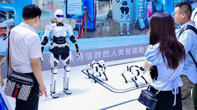 Robot humanoid Mornine buatan AiMOGA, mitra strategis Chery.