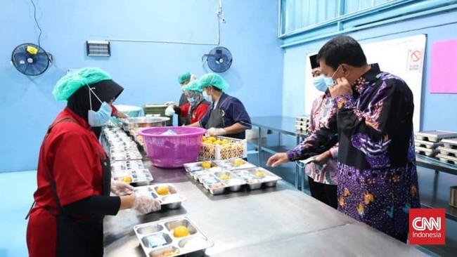 Sebanyak 316 Satuan Pelayanan Pemenuhan Gizi (SPPG) di Kabupaten Tangerang mengubah skema distribusi Makan Bergizi Gratis (MBG) selama penerapan Pembelajaran Jarak Jauh (PJJ) akibat erupsi Gunung Anak Krakatau.