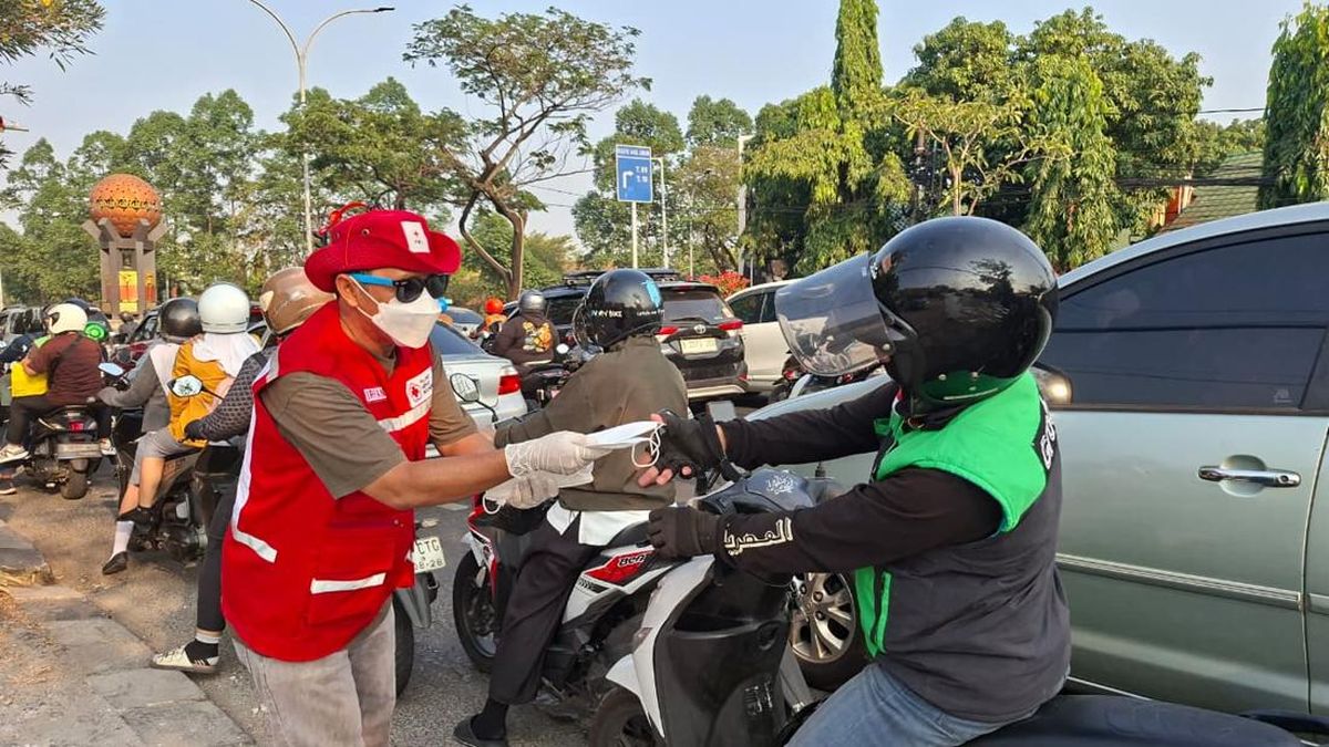 PMI Salurkan 1 Juta Masker ke Warga Terdampak Erupsi Anak Krakatau