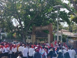 PPPK Paruh Waktu di Dompu Demo Minta Diangkat Jadi Penuh Waktu