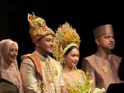 Rafi Pangestu Anak Annisa Trihapsari Resmi Nikah, Sultan Djorghi Ikut Dampingi di Pelaminan