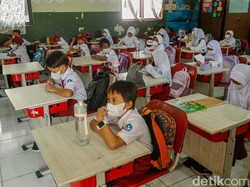 Sekolah di Lampung Mulai Tatap Muka, Siswa Diminta Pakai Masker