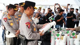 Wakapolri Komjen Dedi Prasetyo dalam Apel Gelar Pasukan dalam rangka Kesiapan Menghadapi Bencana dan Gangguan Kamtibmas Tahun 2026 di Cikeas, Jawa Barat, Senin (7/9/2026).