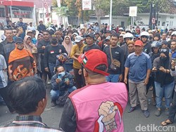 Protes Jalan Waduk Rusak, Warga Tulungagung Ancam Blokade Kantor Bupati