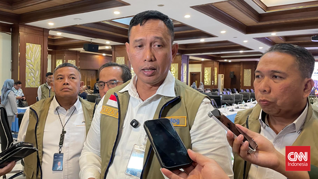 Perum Bulog menambah kuota penyaluran beras Stabilisasi Pasokan dan Harga Pangan (SPHP) sebesar satu juta ton untuk mengantisipasi dampak El Nino berkepanjangan yang diprediksi berlangsung hingga Maret 2027.