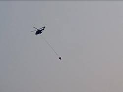 Heli Water Bombing Diterjunkan Padamkan TPA Galuga Bogor Pagi Ini