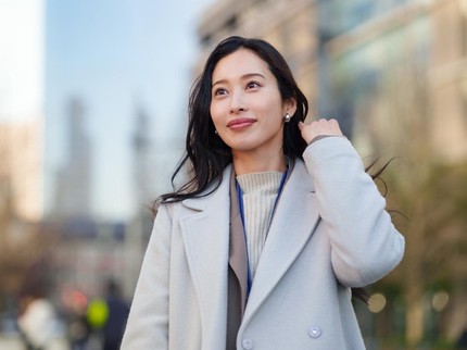 11 Ciri Perempuan Independen, Punya Karakter yang Bikin Orang Kagum