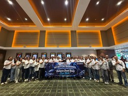 Tambah Wawasan, 105 Personel Polres Tabanan Nonton Film Autopsy di Bioskop