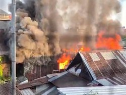 Kebakaran di Jalan Manunggal Makassar Hanguskan 4 Rumah Warga