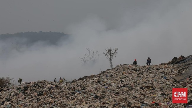 Kebakaran di TPA Galuga Bogor