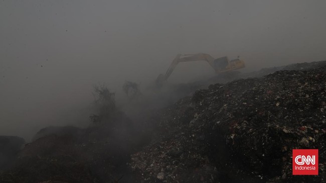 Kebakaran di TPA Galuga Bogor