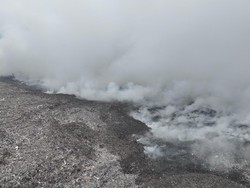 Dinkes Bogor Imbau Warga Hindari Paparan Asap Kebakaran TPA Galuga