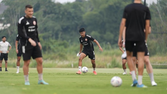 Latihan Persija Jakarta Jelang Melawan Persib Bandung