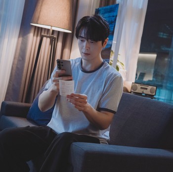 Simak Cerita Lee Jun Hyuk Tentang Karakternya di Drakor Terbaru The Ordinary Jackpot