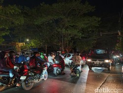 Abdesir-Batua Raya Makassar Macet Parah Imbas Pemadaman Listrik Malam Ini