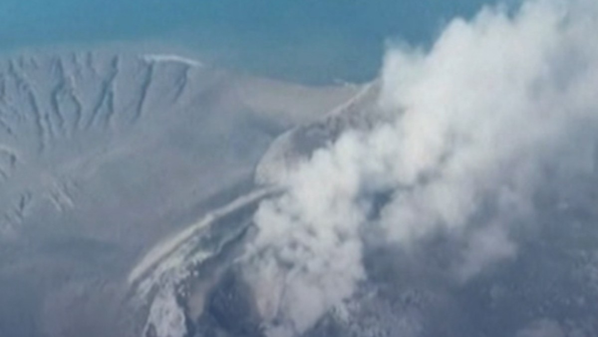 Gubernur Jawa Barat Tonton Letusan Anak Krakatau Langsung dari Atas Kapal