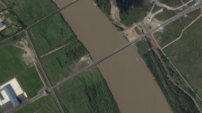 Jembatan Darat Penghubung Rusia-Korut Resmi Beroperasi