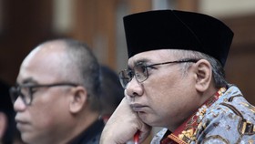 Mantan Menteri Agama Yaqut Cholil Qoumas mencecar saksi dalam sidang kasus korupsi kuota haji, mempertanyakan penyebutan NU sebagai Nahdlatul Ulama.