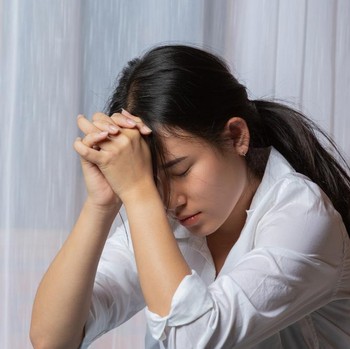 4 Tanda Kamu Sedang Mengalami Social Burnout