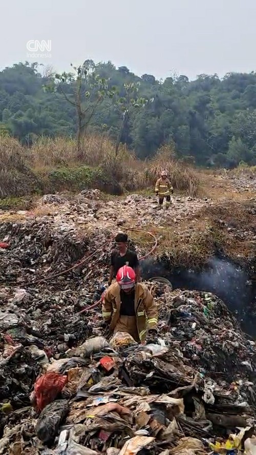 thumbnail video kebakaran tpa bogor