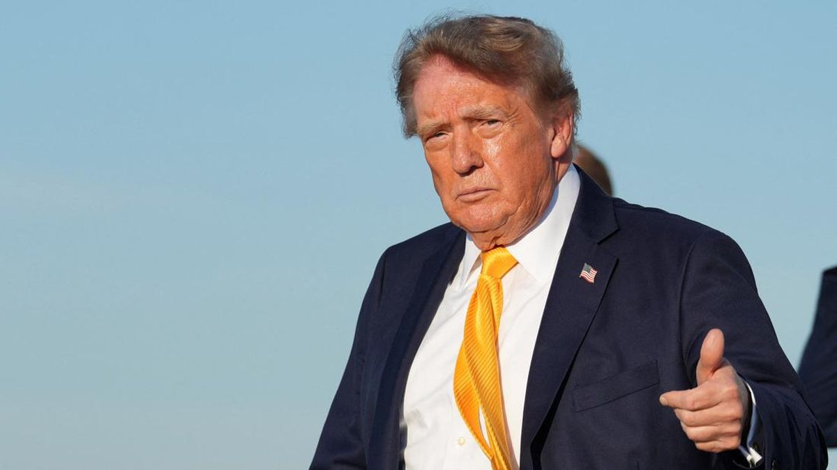 FOTO: Penampakan Baru Rambut Trump, Biasa Pirang Jadi Cokelat