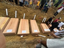 11 Jenazah Korban Kebakaran Pasar Paniai Dimakamkan Satu Liang Lahad