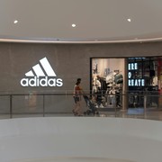 Adidas Dikecam Tampilkan Eks Tentara Israel sebagai Model