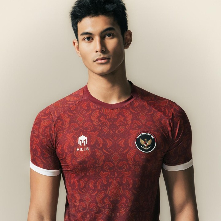 <p>Marciano Nicholas Reynard atau dikenal Marco Reynard&nbsp;adalah anak kedua dari Diah Permatasari. Marco memiliki postur tinggi dan wajah tampan, sehingga tak heran ia memilih untuk menekuni dunia modeling. (Foto: Instagram @timindonesiaofficial)</p>