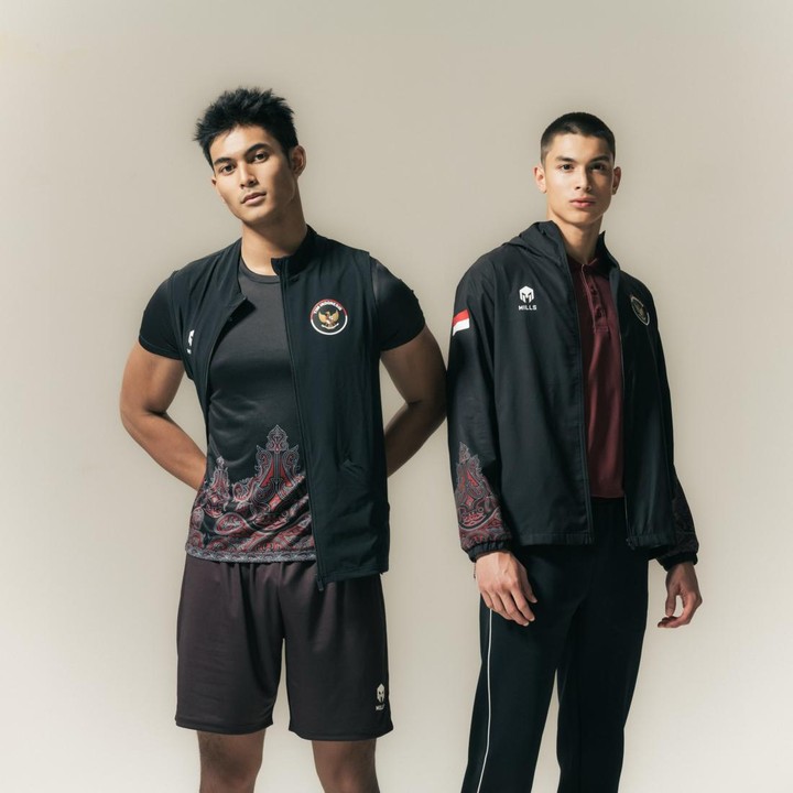 <p>Eddy dan Marco tak hanya berwajah tampan, tapi juga memiliki postur tubuh yang atletis. Tak heran bila keduanya terpilih menjadi model untuk pakaian olahraga. Di kesehariannya, Eddy dan Marco sendiri diketahui merupakan atlet basket yang pernah mengikuti pertandingan mewakili sekolahnya. (Foto: Instagram @timindonesiaofficial)</p>