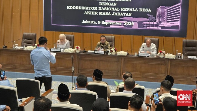 Sejumlah kepala desa yang tergabung dalam Koordinator Kepala Desa Akhir Masa Jabatan (AMJ) menemui pimpinan DPR untuk melanjutkan masa jabatan sebagai Pj kepala desa, Rabu (9/9).