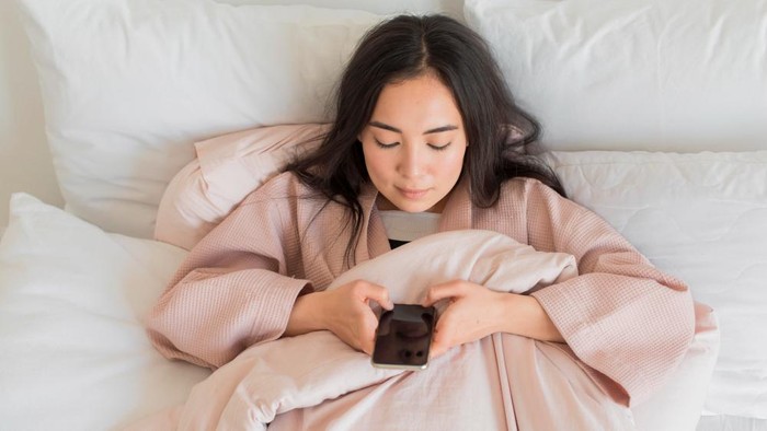 5 Dampak Langsung Membuka Ponsel Setelah Bangun Tidur