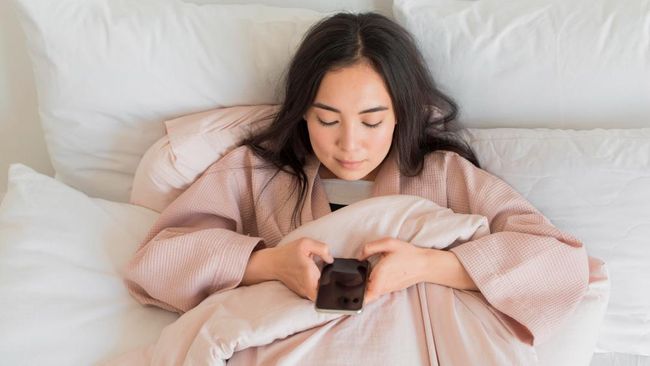 Dampak Langsung Membuka Ponsel Setelah Bangun Tidur