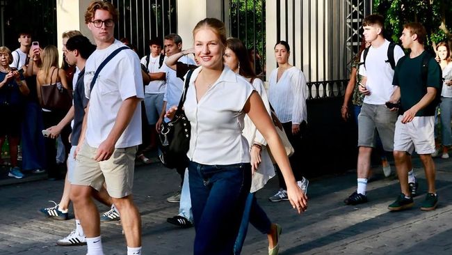 Get The Look: Inspirasi Outfit ke Kampus dari Calon Ratu Spanyol